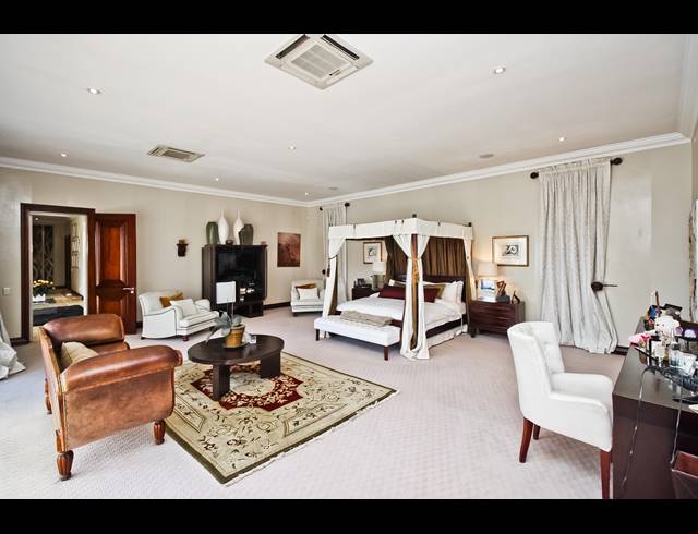 5 BEDROOM HOUSE FOR SALE IN BRYANSTON
